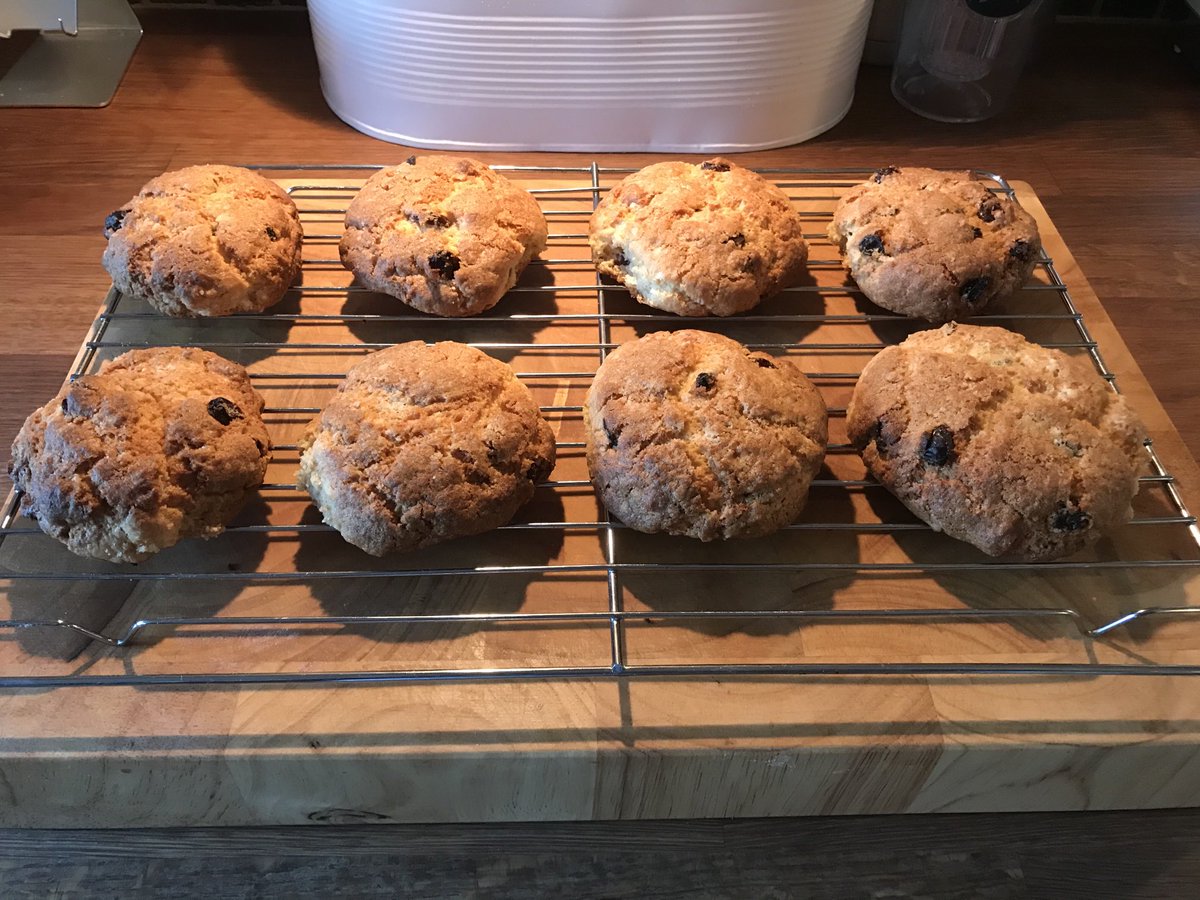 laurenmccann73's tweet photo. Baked some rock cakes - delicious straight from the oven with a cup of tea :) #CakeTherapy BakeTherapy https://t.co/4z06CwR7Tw