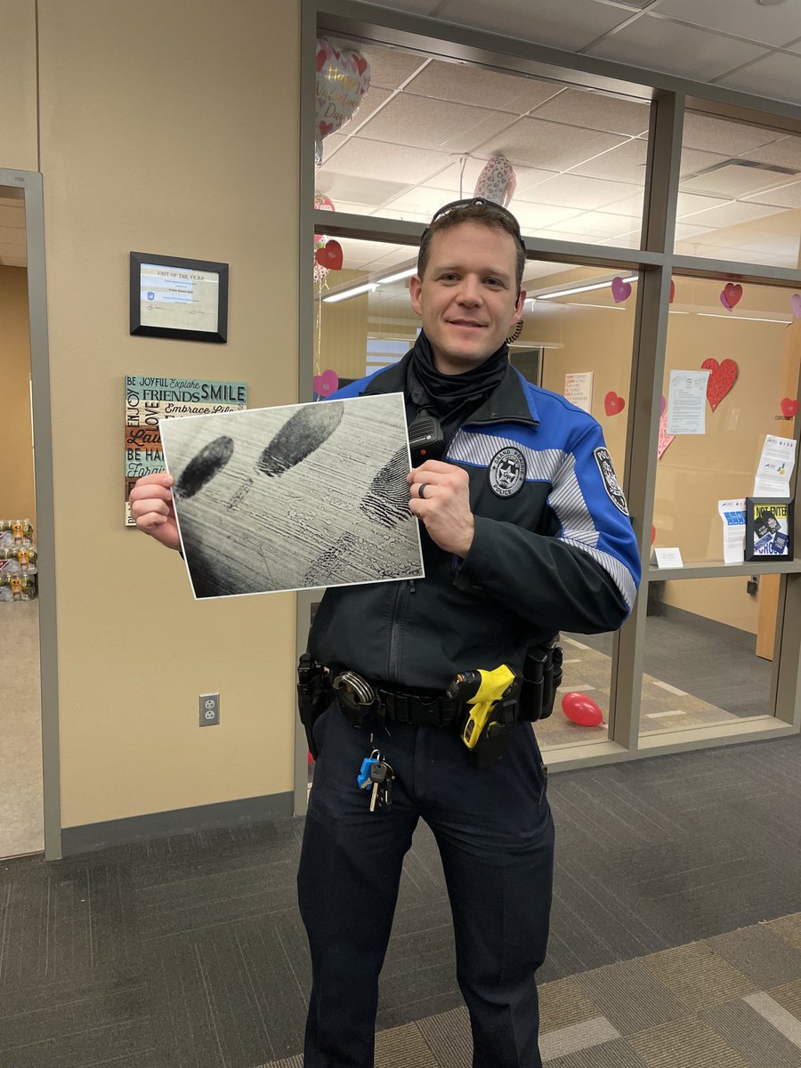 GPPDCrimeScene's tweet image. Our Officers are courageous heroes, no doubt. And also incredibly thoughtful - ⁦@GrandPrairiePD⁩ Officer McGowan took this awesome photo for our Unit. It’s now hanging up in our Office. Thanks for thinking of us! 😊 #forensicart