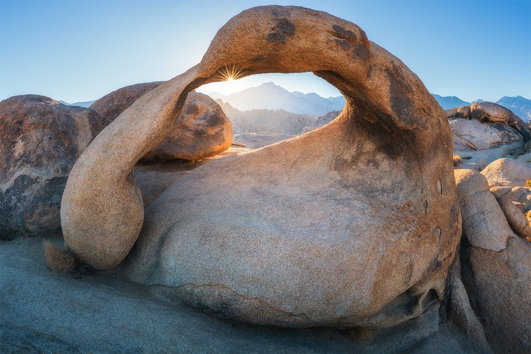 Is there really a “wrong” time of day to explore the Eastern Sierra? 🤔