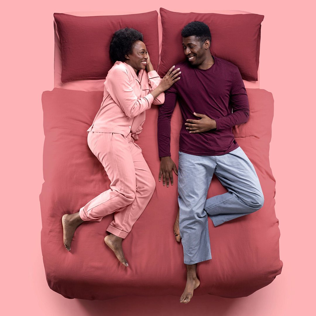 silentnightbeds's tweet image. We&apos;re giving one lucky couple the chance to win a Yours&amp;amp;Mine duvet for #ValentinesDay ❤️️

Two togs in one duvet so you can create a cooler half of the bed for overheaters and a warmer half of the bed for cold sleepers. FOLLOW us, RT and @ your partner in the replies to enter.