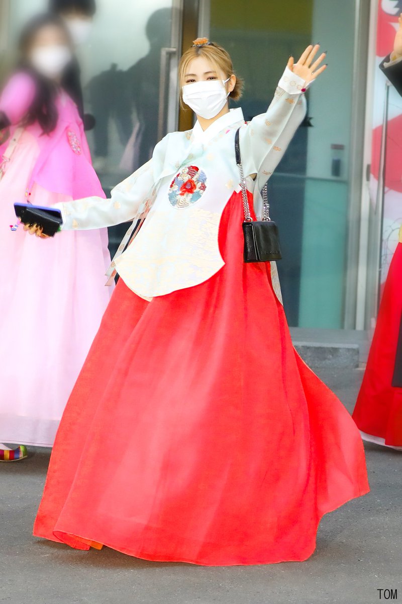 210212 HQ

#ITZY #있지 #류진 #신류진 #RYUJIN <a href="/ITZYofficial/">ITZY</a>