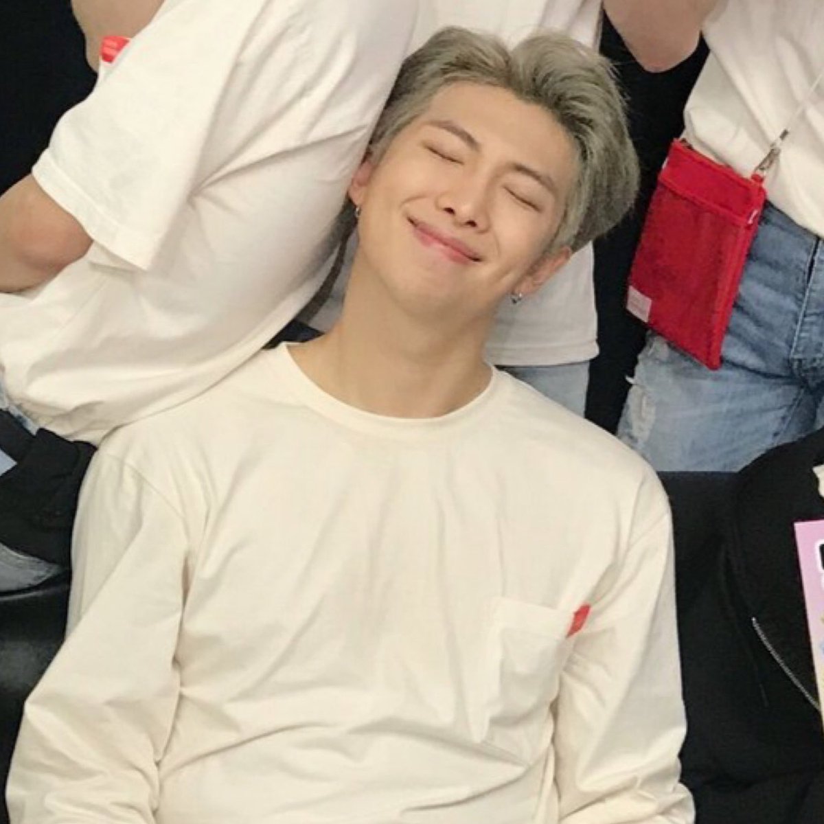 Good day, the name is Namjoon and I'm seeking for peers to enliven my timeline wether there's a benefit or not. If you fancy doing plots, stargazing, holding hands, cuddles, going on dates and more then feel free to redden the heart so I can reach you up.