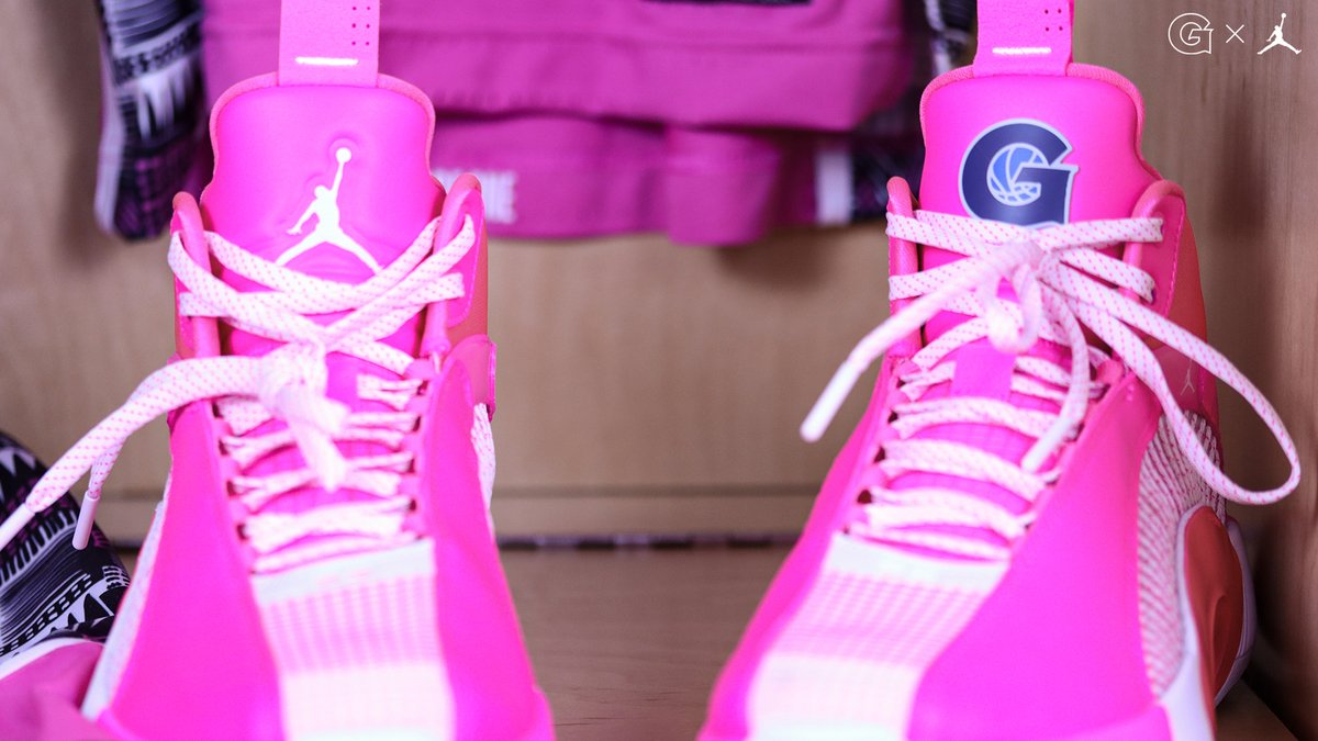 👀 New #PLAY4KAY pink uniforms 🎀 
 
#HOYASAXA #WEAREONE