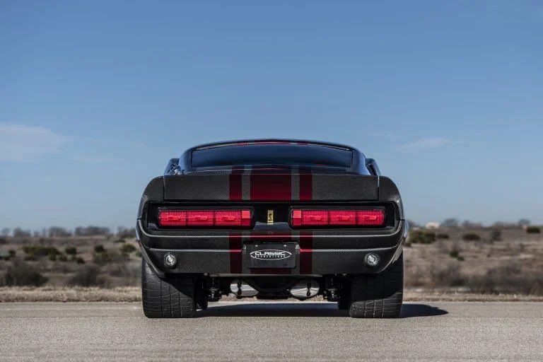 GarrageDaily's tweet photo. Classic Recreations’ Shelby Mustang GT500 CR Is An 810 HP Carbon Fiber Beast.
#beast #ford @Ford #fordMustang #mustang #ShelbyGT500 @elonmusk https://t.co/pFLUKL4Zu1