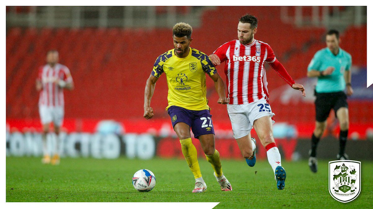 Also just like to point out the town foundation one looks better on the 3rd kit might be the colour scheme