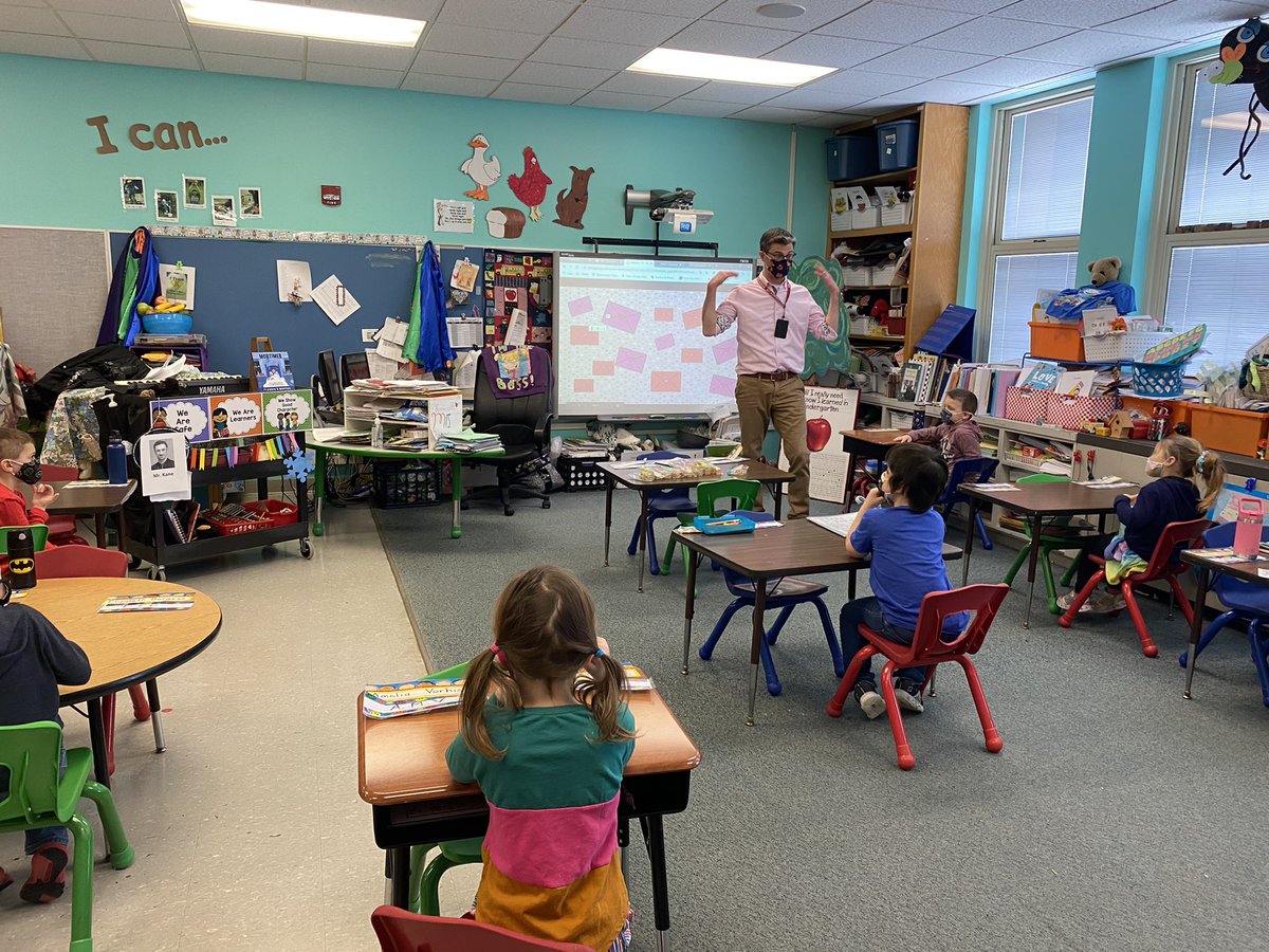 CanandaiguaCSD's tweet photo. Mr. Kane, Mrs. Zanowick, and Mrs. Ellis are a few of the high school teachers who subbed for colleagues at the PES today! #onebravesfamily #canandaiguaproud https://t.co/OJVYbxY9KQ