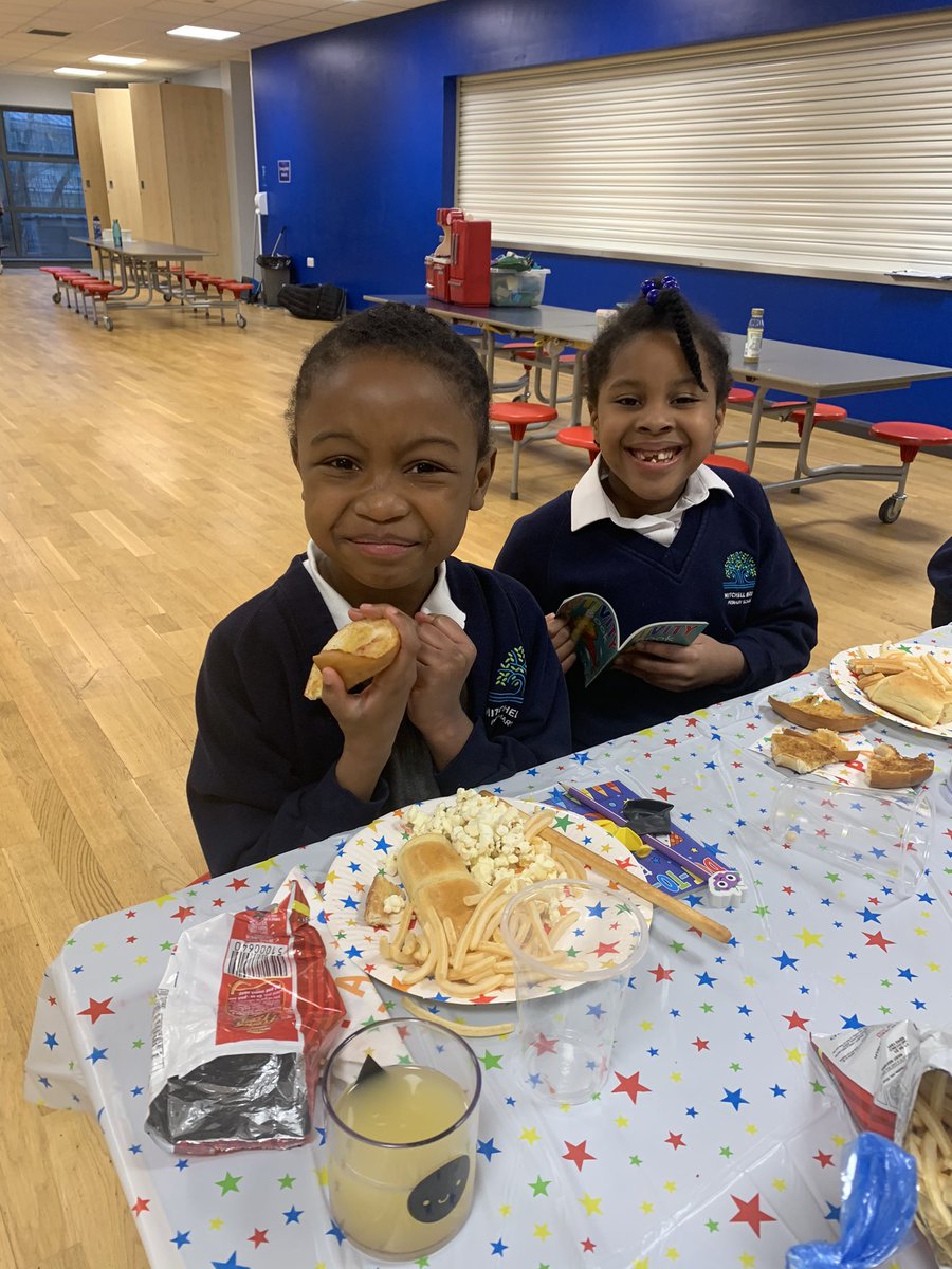 MBrookprimary's tweet photo. End of #halfterm after school club celebration this evening #Lockdown3 #MBrookSTARS #lovetolearn #wraparoundprovision https://t.co/zsMdhzKuNG