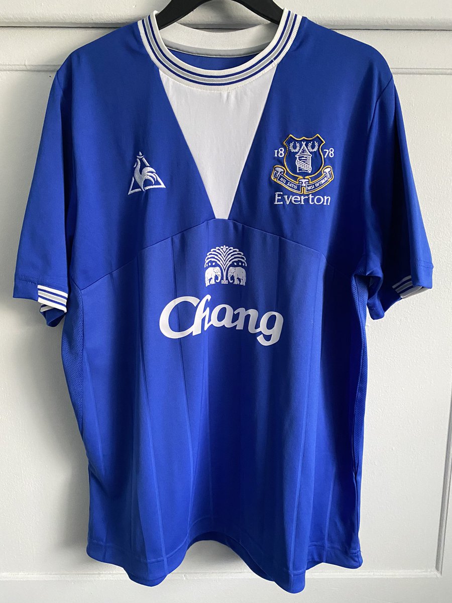 LAG_OUTSDR's tweet photo. 09/10 - Everton Home #SickKitFriday https://t.co/Ebt3WgiNrN
