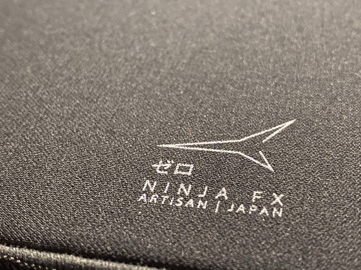 GIVEAWAY TIME! Have you ever wanted to try an Artisan Mousepad? We're giving away an Artisan Zero Soft L, one of the best pads for VALORANT.

How to enter:

- follow <a href="/bardozVAL/">bardOZ (Giovanni Laerte Frongia)</a>
- follow @morphiw0w
- retweet &amp; like this post
- tag a friend in the comments

Good luck everyone! 🙏