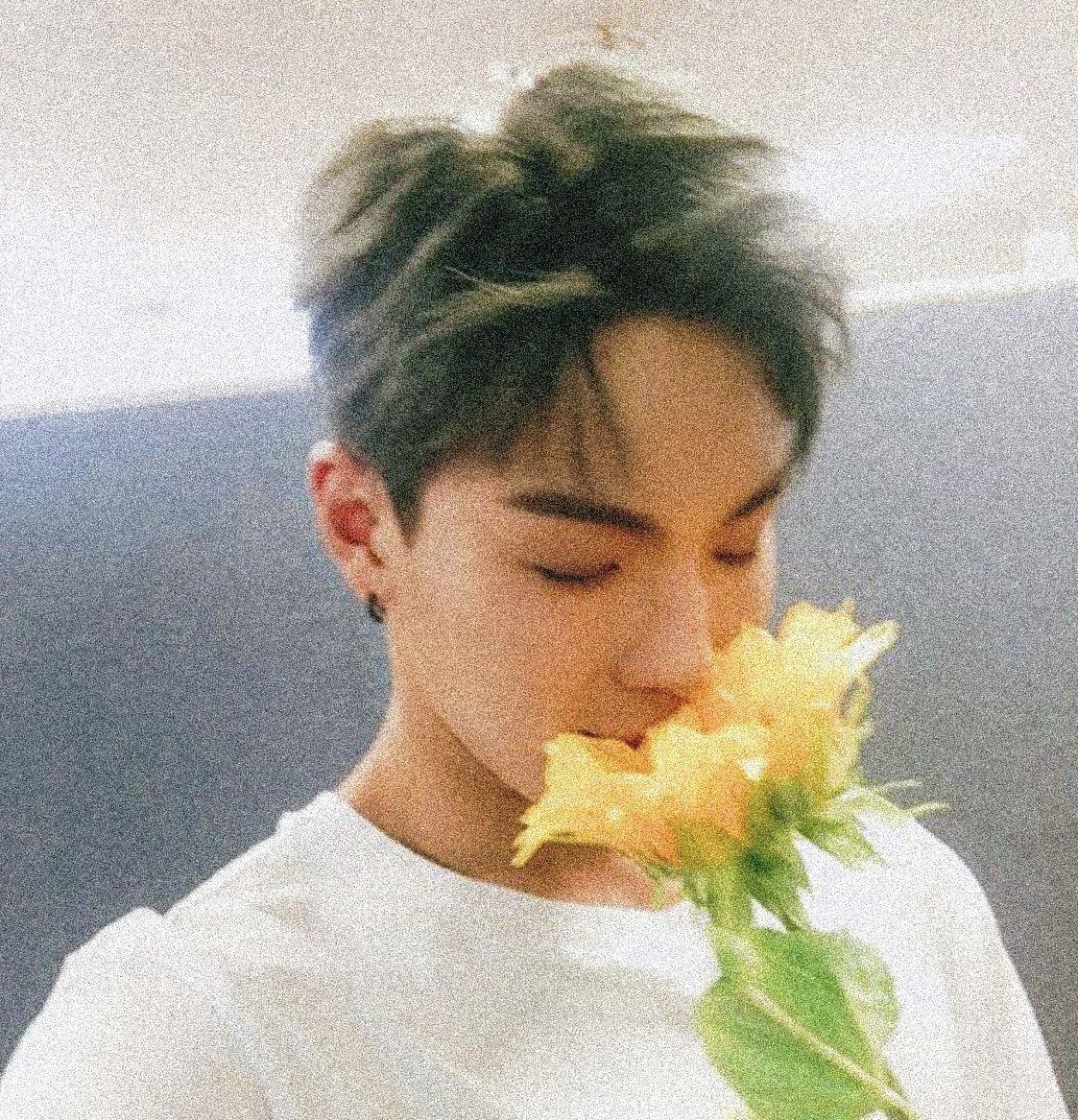 lizzie_bebe's tweet photo. 💛💛
#MonbebeSelcaDay 
#Monbaby
#MBBSD
@OfficialMonstaX

[repost from 2019😭] https://t.co/9kgHcdjZOc
