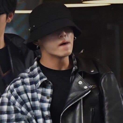 jungkook, the biggest e-boy. a very deadly thread;