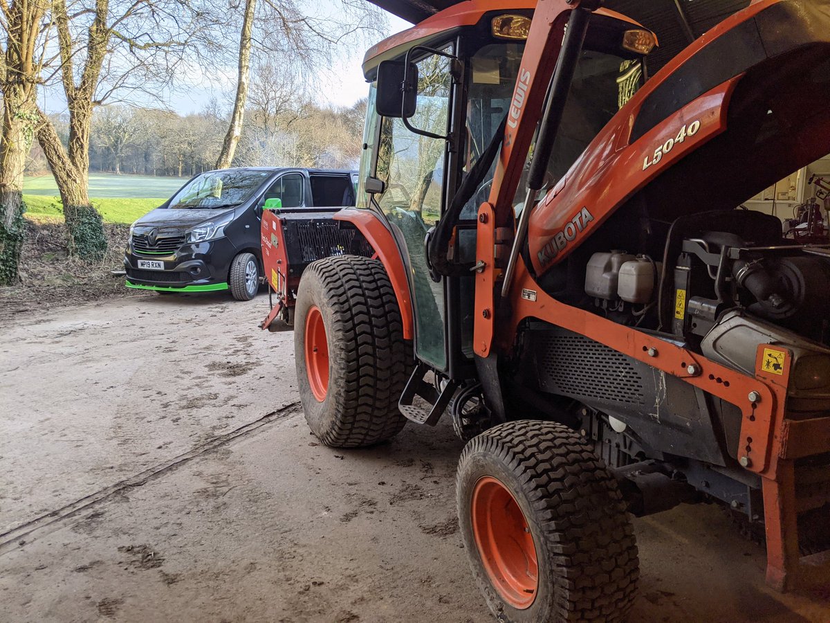 PerrottEngineer's tweet photo. The week has flown by, only one picture taken this week. Kubota L5040 service. https://t.co/P7KjeicMOn