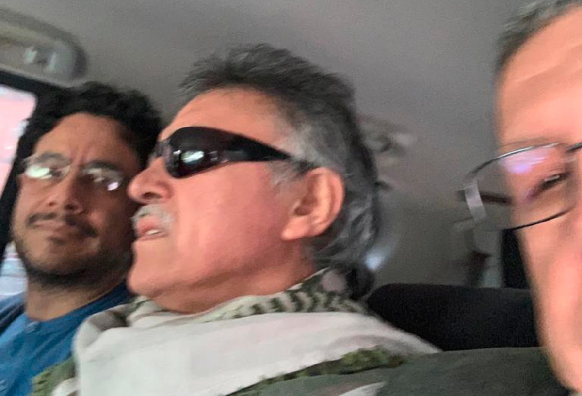 JosAlbe90113836's tweet photo. @SandraComunes Y quienes son los que producen todo ese terror?
Pues sus camaradas de las dicidencias o narcotalias de las farc y entre esos también hay desmovilizados de los mismos, entonces no se las venga a dar de inocente. https://t.co/pS8ajDGvcu