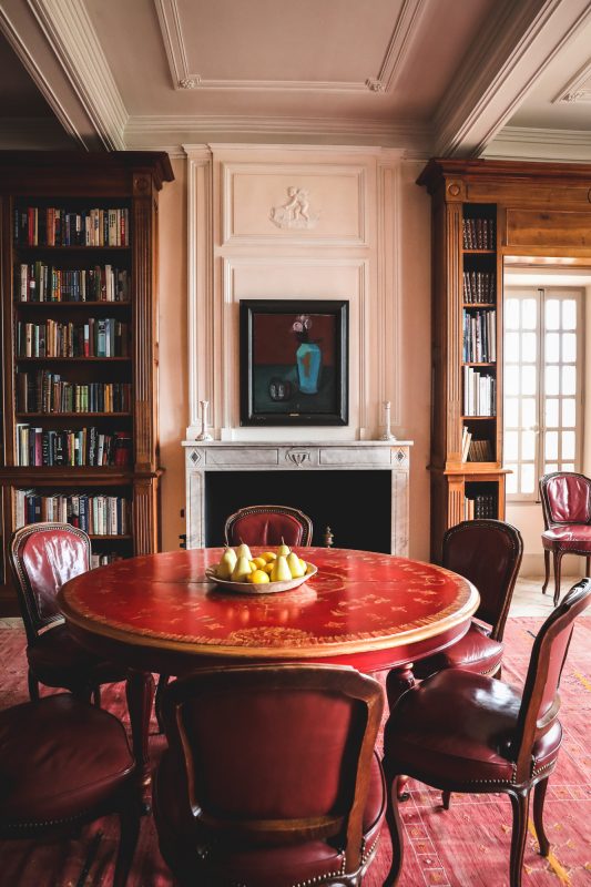 Cocteau, Balthus, Chagall, Giacometti e Breton sono alcuni dei nomi e degli indirizzi segnati, e un luogo  #Ménerbes, cittadina del sud della Francia dove  #DoraMaar trascorre tutte le estati, dalla rottura con Picasso fino all'anno della sua morte (1977) 