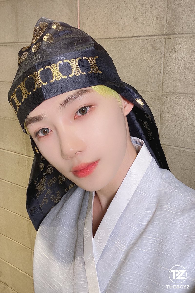 hourly chanhee (@hourlynyu) on Twitter photo 