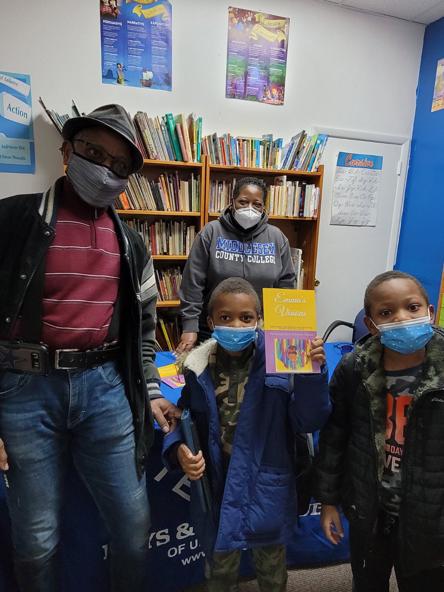 gc_county's tweet photo. Black History Month:Plainfield Club staff member, Mrs. Kim Casey-Bailey children's book"Emma's Visions:The Inauguration of Barack Obama"she visits Club to share her book w members Amazon: 
https://t.co/wGqz7LrYsy. 
shopping on Amazon?
https://t.co/B68TGq88VF Amazon donates to us https://t.co/Oh4zsvyxqN