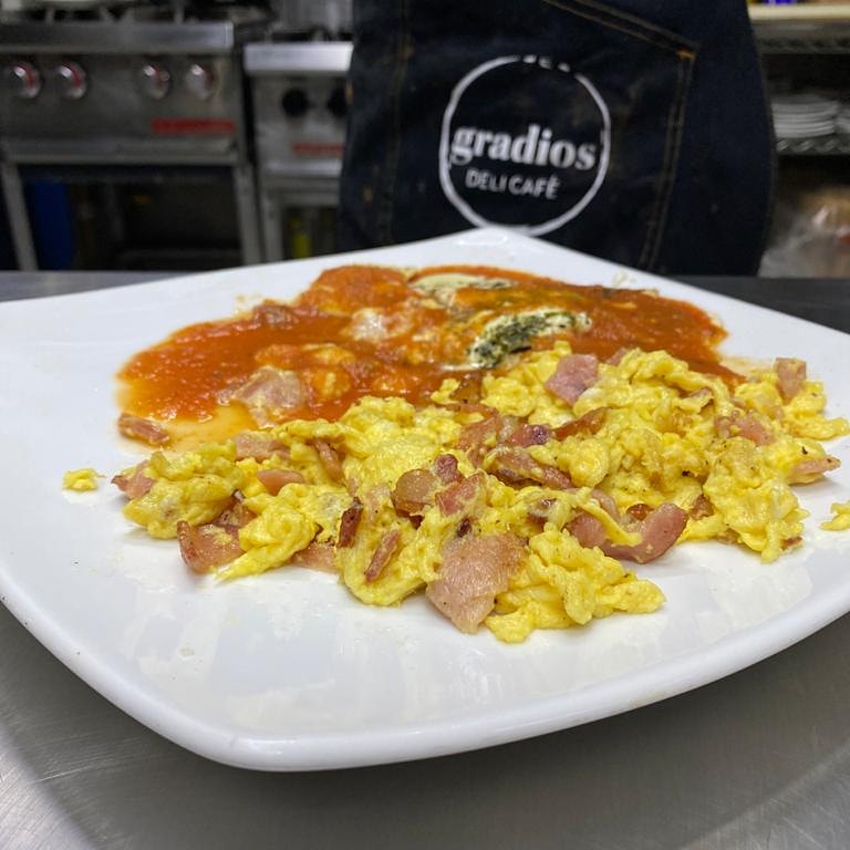Huevos con tocino y chilaquiles, una buena opción para empezar el día.
Nuestro servicio a domicilio o para llevar
Tel 5552642775
 55- 79-42- 78-40
WhatsApp
gradios.mx☕
Síguenos en Instagram y Twitter 
#gradios #coffeetime #chilaquiles #huevoscontocino
#desayuno