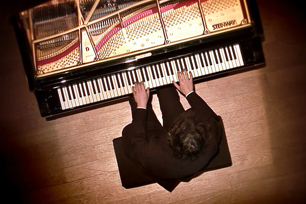 À la une cette semaine 📢 : Spéciale Saint-Valentin avec le ballet Roméo et Juliette, Clôture de l'amour, Reflets dans un œil d'homme et le pianiste Rémi Geniet - mailchi.mp/8d944acfb410/l… #ballet #danse #concert #opera #cirque #concert #svod #scensotv #SaintValentin