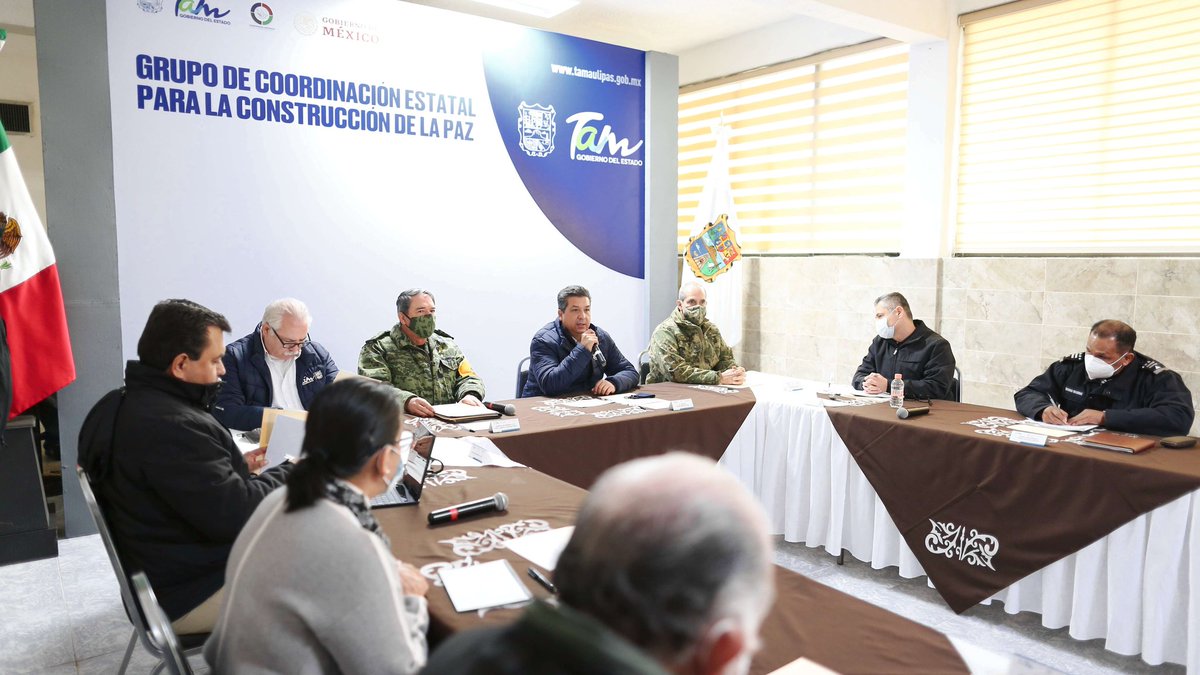 fgcabezadevaca's tweet photo. En las instalaciones de la 8/a. Zona Militar de #Reynosa se llevó a cabo la reunión del Grupo de Coordinación para la Construcción de Paz, en la que participamos autoridades estatales y federales, evaluando las acciones en materia de seguridad pública en la región. https://t.co/T1BkYfIeuU