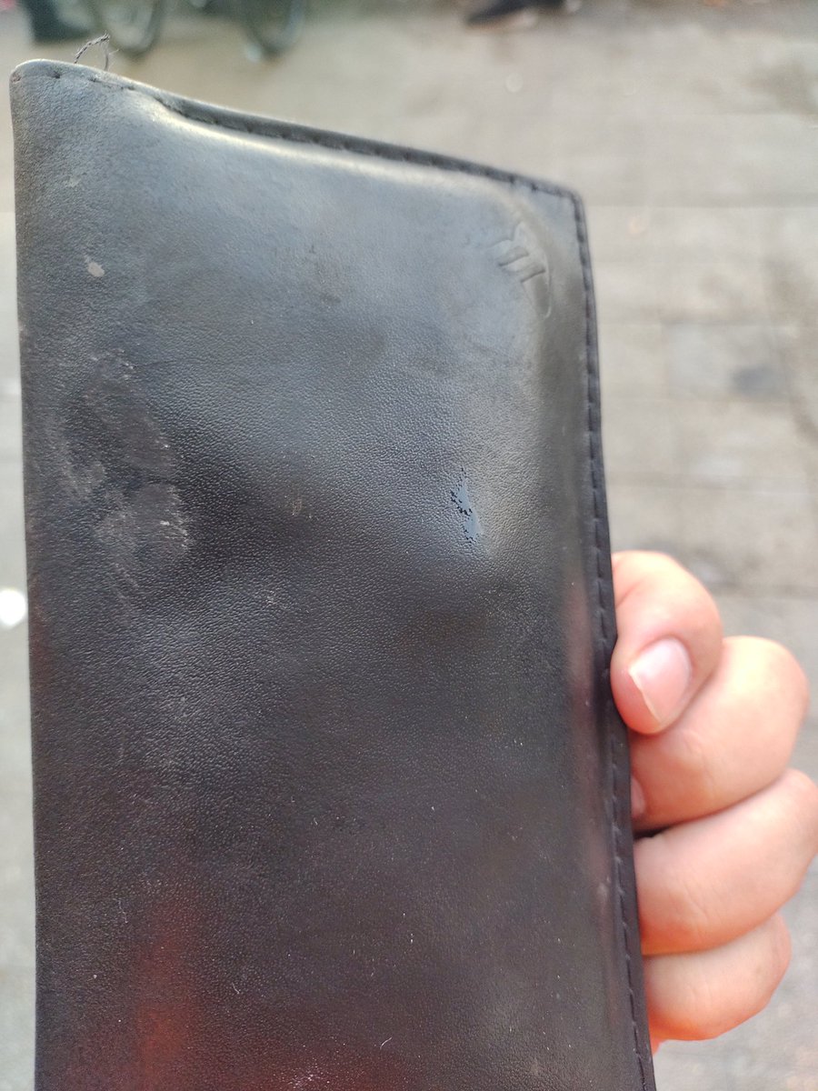 Billetera se encuentra en mi poder ..si pueden dar RT
Avisen si alguien la pide 
Gracias