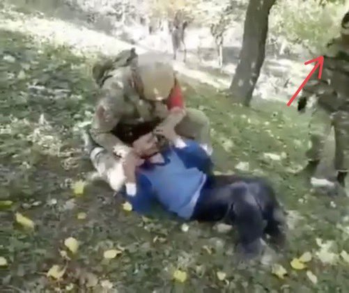 KarsinterIude's tweet photo. Azerbaijan is not only torturing and beheading Armenian civilians it is also giving medals to those terrorists

Kamil Zeynalli, 🇦🇿 the blogger with 1.1mln followers who took part in the beheading of an Armenian elder
#FreeArmenianPOWs
#FreeMaral
#UntilTheyAreHome https://t.co/ctVxG0Z1Mt