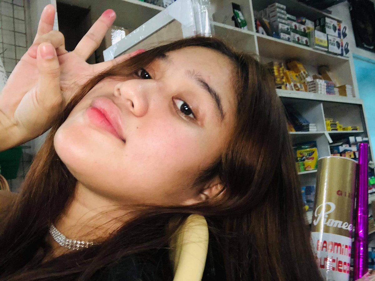 RubyMar28099646's tweet image. Stop hating yourself for everything you aren't. Start loving yourself for everything you are.