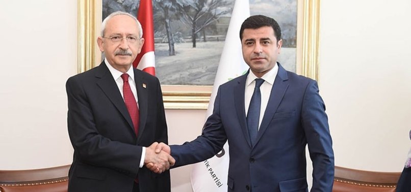 kraln_kizi_42's tweet photo. Muhalefet DeyinceAklıma
Terörist seviciler geliyor...

@GucluTurkiyeSM1 https://t.co/DYa6AteZHj