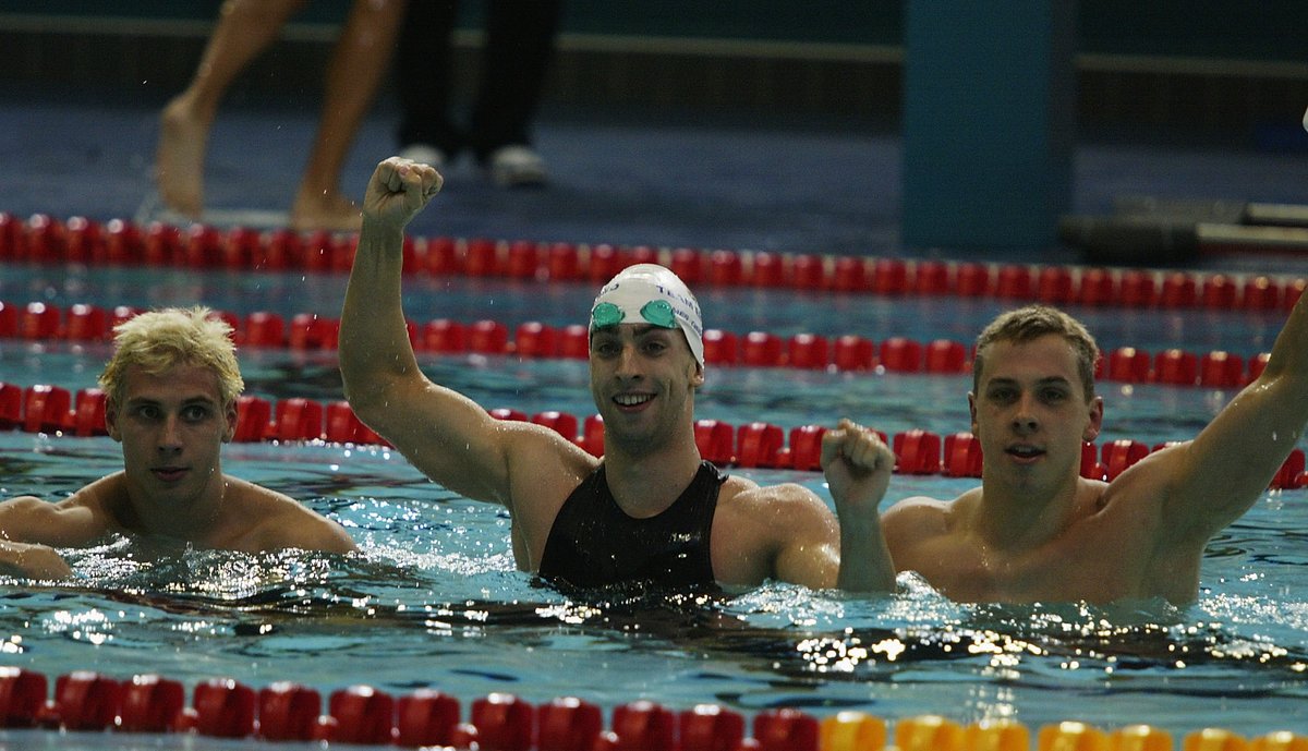 Aquatics_GB's tweet photo. 2⃣0⃣0⃣2⃣: It was a 🥇 medal a piece for @JamesGibsonGBR and @whitehead_adam in the 50m and 100m Breaststroke events at the Manchester Commonwealth Games.

Darren Mew also joined them on the 50m podium for a @TeamEngland 1-2-3 #MondayMemories https://t.co/VT4SJVYgIO
