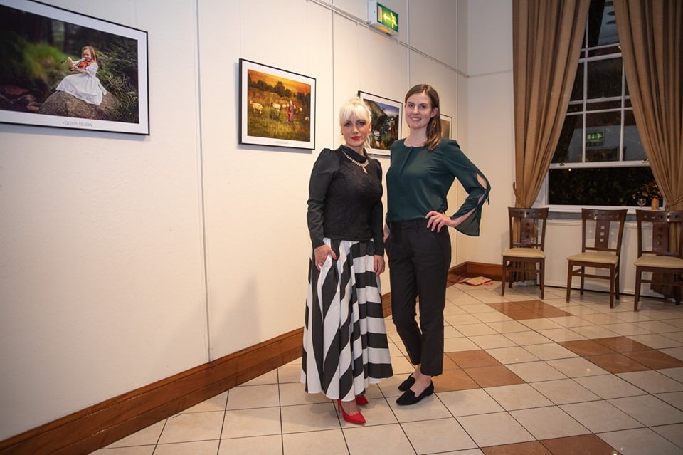 intracontext's tweet photo. @intracontext® works with driven and creative enterprises, where our translation help them achieve their full business potential. Here, we interpreted for a photographer during the opening of her photography exhibition. #intracontext #translation https://t.co/0IcEMOvjsf https://t.co/ZMMdAbFGrC