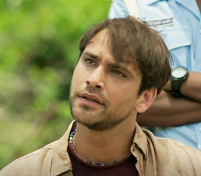 Daily #DeathInParadise 
#EdLancer 
#LukePasqualino