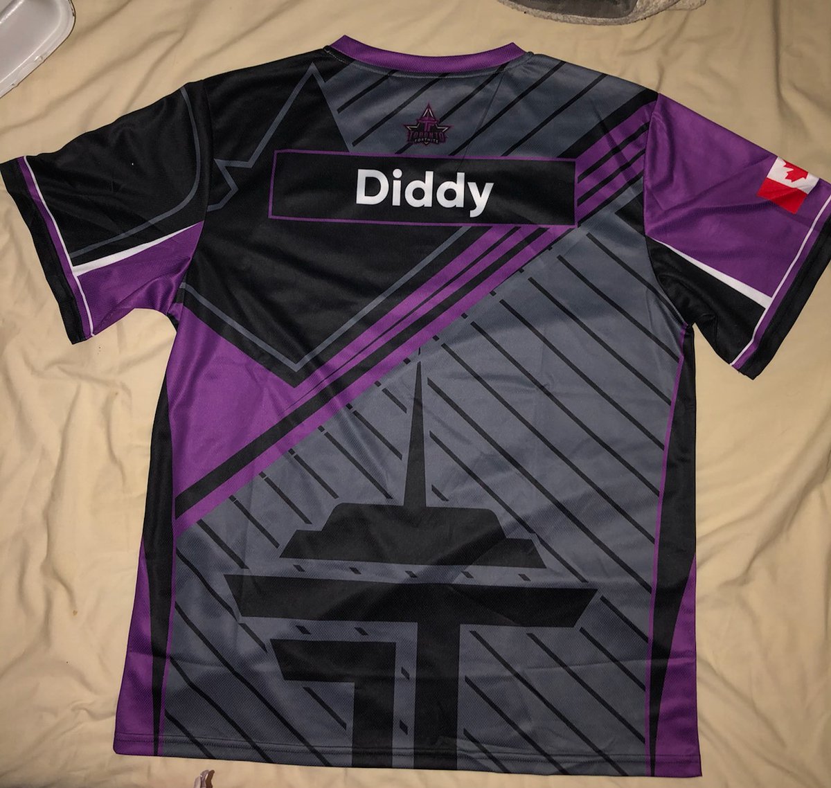 DiddyFN's tweet image. @TorontoFortnite Jersey came in 🔥🔥