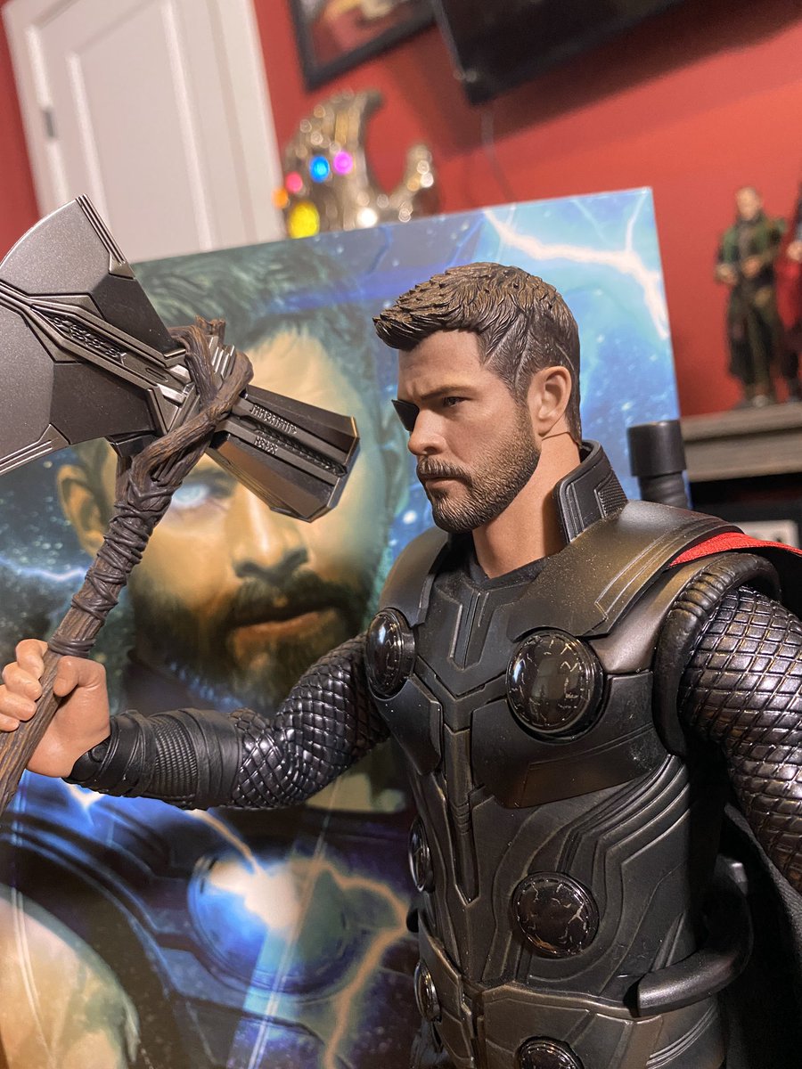 ⚡️GIVEAWAY #1 TIME ⚡️ RT for a chance to win this awesome 1:6 scale Thor figure, based on Avengers: Infinity War, by Hot Toys! @collectsideshow Winner chosen in 48 hours. Must be following @BrandonDavisBD to win. International! #ThankYou❤️