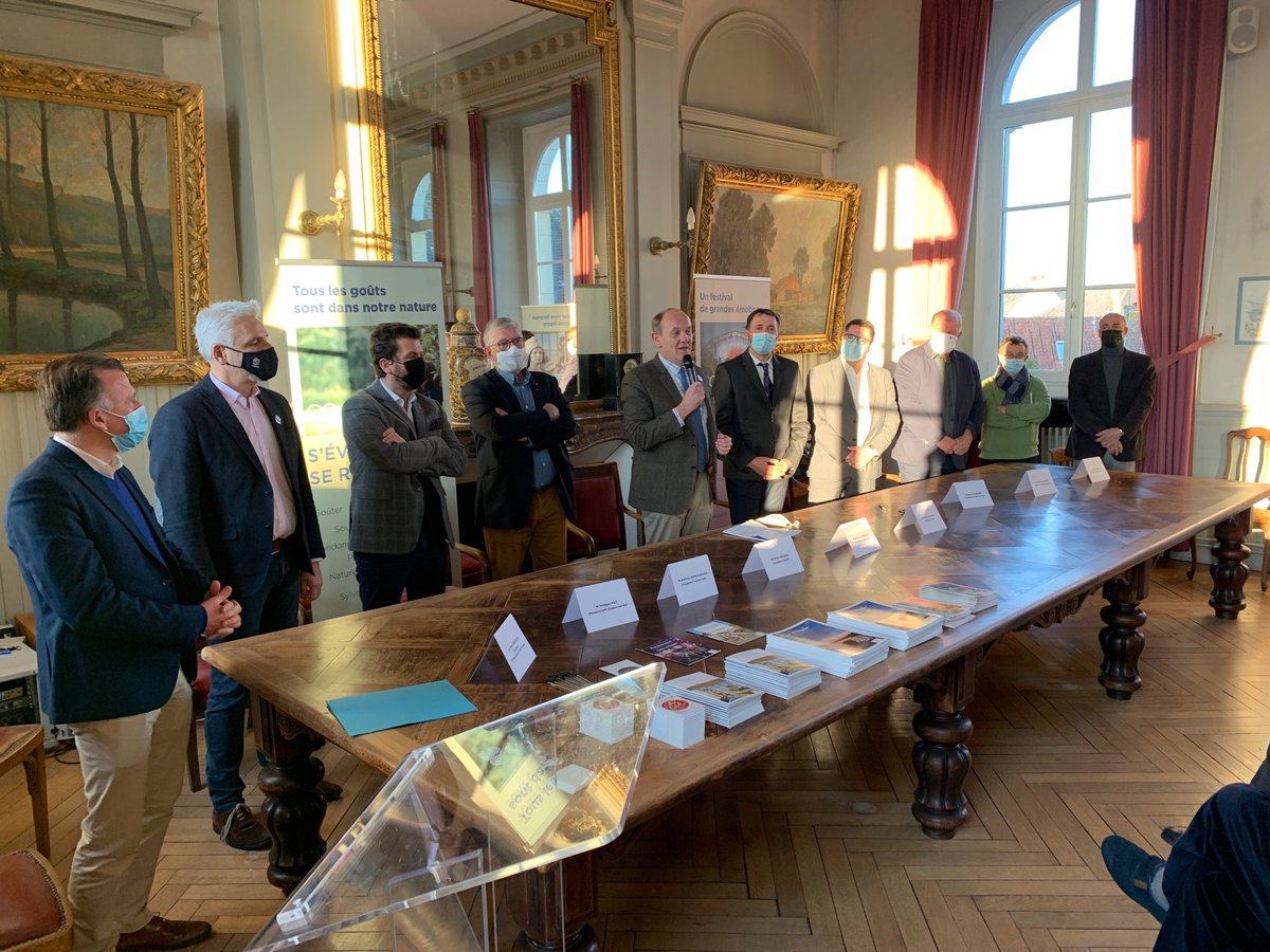 L’ensemble du territoire rassemblé autour d’ ⁦<a href="/opaleandco/">Opale&Co</a>⁩ et des offices du tourisme des Vallées d’Opale, du Haut-Pays, de la CA2BM, d’Etaples, de Camiers et du Touquet : un beau message d’espoir pour l’avenir ! Ensemble nous serons plus forts !