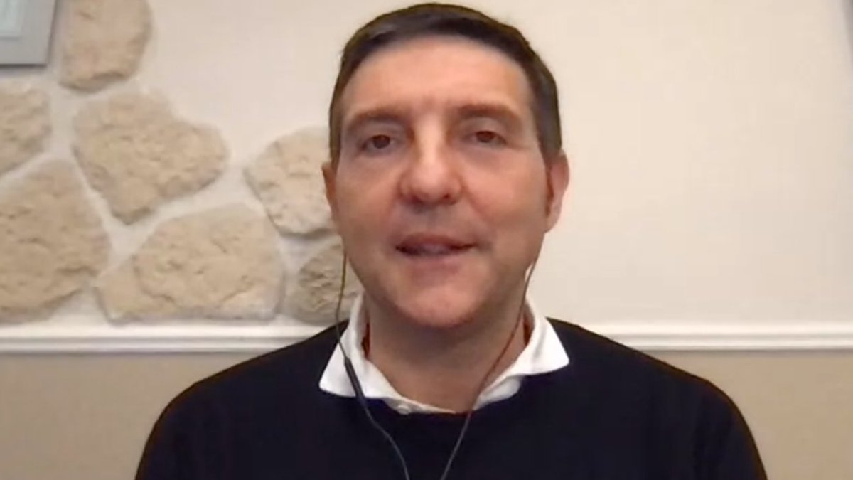 ❝ Rinnovo i miei ringraziamenti a tutti. Questo #Ideathon dedicato all'#IoT sarà il primo di una serie: crediamo che l'#OpenInnovation sia centrale e che debba venire sia dall'interno che dall'esterno dell'azienda ❞

🎙️ Roberto Tundo, AD di #Olivetti 
#DesignMeetsTechnology