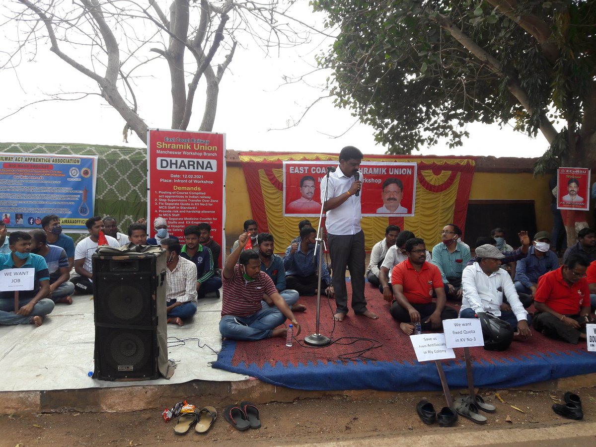 gautamhere_'s tweet photo. Bhubaneswar Protest 🚩🙌

#RailwayApprenticesProtests
@RailMinIndia @PiyushGoyal @narendramodi @ShivaGopalMish1 @airfindia @AIRF_COMMS @Mahendraksriva https://t.co/BLAH0O0zHq