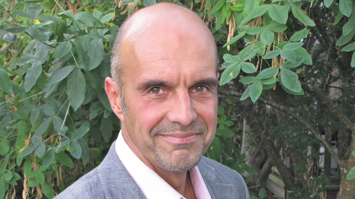 CdnEurDialogue's tweet photo. Online presentation today at 12:15 PST
▶️The Spectre of Populism: A Threat to Liberal Democracy?
@uvicpoli @UVicHistory scholar 
Oliver Schmidtke presents at  @IESatUBC
on the rise of #populist parties and the threat to Western #democracies  
https://t.co/bO4g9pcIZt
#EuMePo https://t.co/QjCNdZDl2N