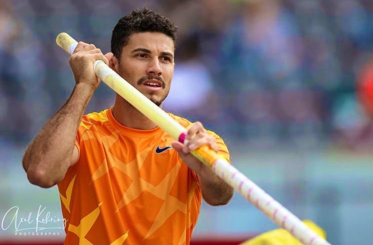 timebrasil's tweet image. É BROOOOOONZE! 🇧🇷

Thiago Braz é 🥉 no salto com vara no Meeting de Lodz 🇵🇱

Com direito a melhor marca da temporada: 5,80m!

5,40m ✅
5,60m ✅
5,72m ✅
5,80m ✅
5,86m ❌

Voooooa, Thiago! ✈️