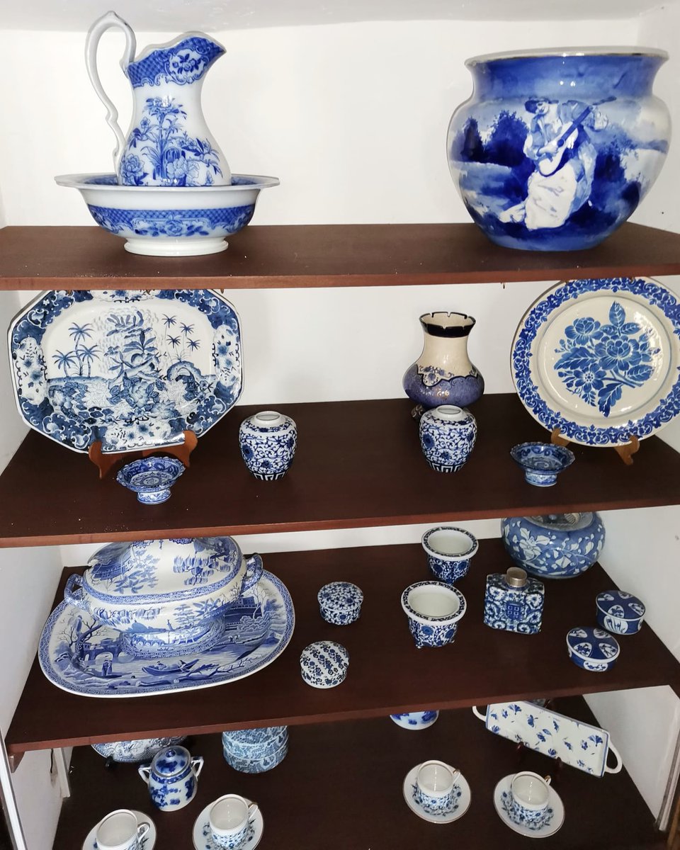 MuseuQuinta's tweet photo. A Quinta da Esperança deseja aos chineses e aos admiradores  da cultura chinesa um Feliz Ano Novo Chinês!
Na foto, alguns exemplares de Porcelana Chinesa que podem ser vistos na Sala de Jantar de nosso Museu. Venha conferir após a pandemia! https://t.co/UmwvYZhT5N