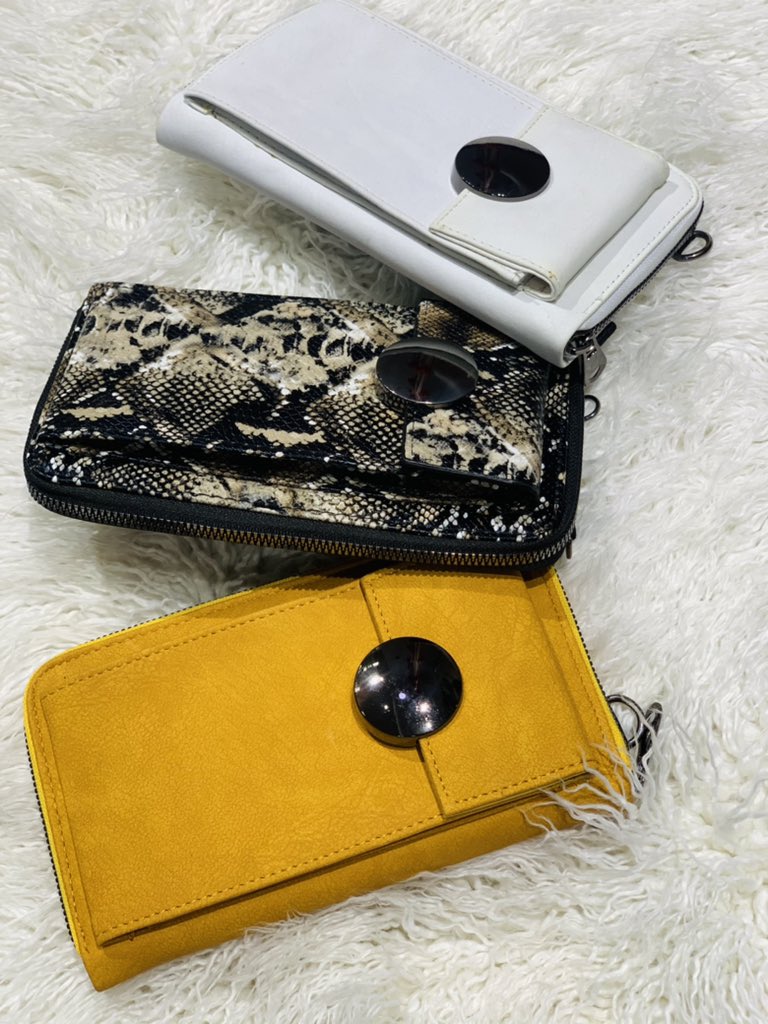 PayPorte's tweet photo. Keep calm and clutch on
π : ZIP MULTIPURPOSE WALLET
Color: Black, Brown, White, Orange
Price:
π³π¬: β¦ 5,000
π¬π:GHβ΅ 85
π°πͺ:KES 1,500
πΊπΈ:$ 13
#payporte #shoppayporte #diva #classy #purses #happyfeet #modaclub #february #valentine #fashionstoreinlagos #fashionstore https://t.co/zRBcZTwDVZ