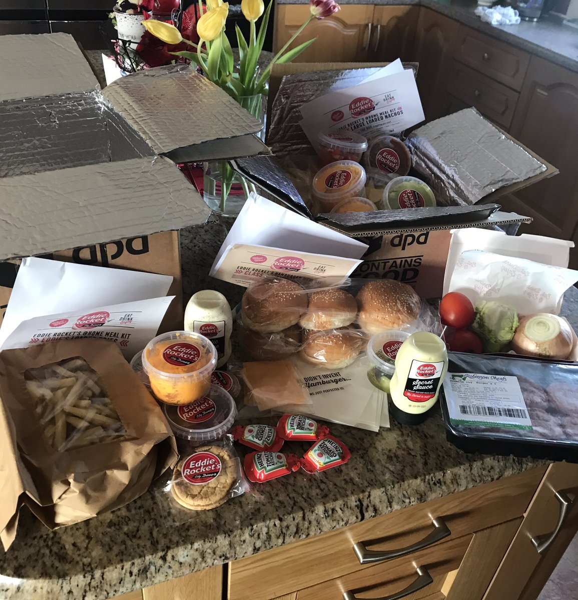 Decided to have a treat weekend food wise, tonight we had Eddie Rockets food kits from <a href="/sweetcicelydub/">Sweet Cicely</a> &amp; they’re absolutely amazing, loads of food, 5 adults in this house &amp; more than enough for everyone. 😍