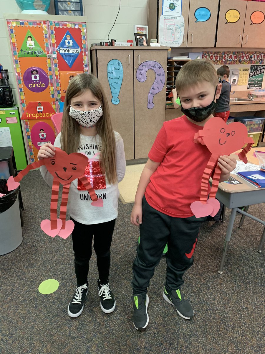 lisabass1's tweet photo. We are having a great time making Valentine Love Friends by following step-by-step directions with partners. #NFSquirePride https://t.co/D4jDaREUKH