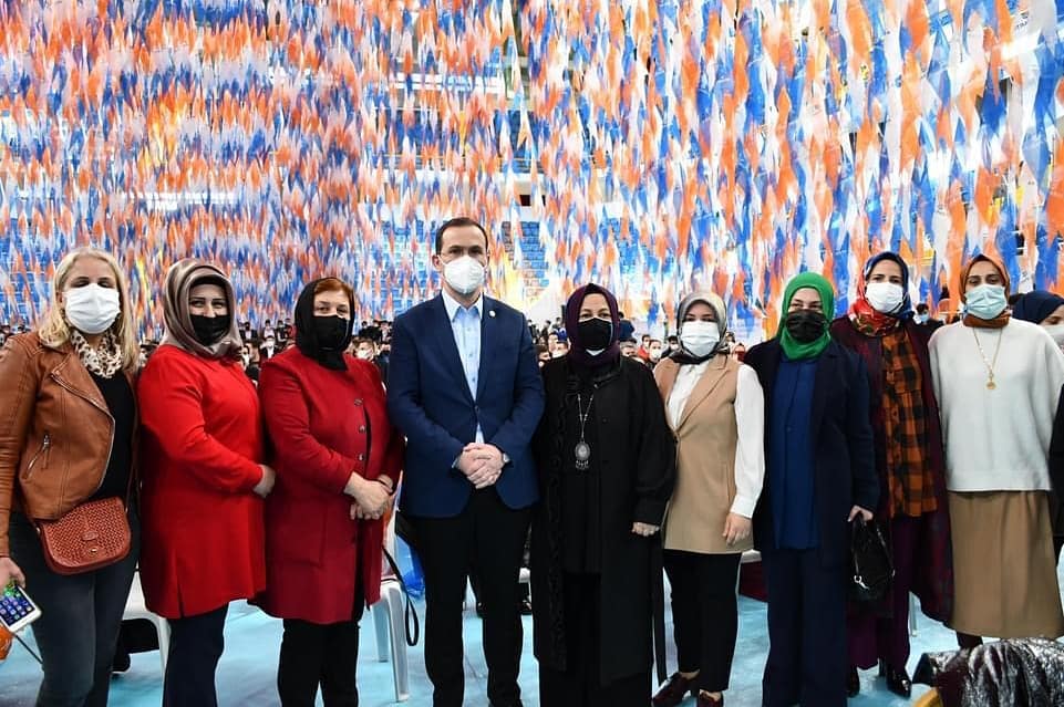 akkadinkol's tweet photo. Cumhurbaşkanımız Sayın @RTErdogan'ın video konferansla teşrif ettiği İl Gençlik Kolları 6.Olağan Kongresi gerçekleştirildi. Akçaabat Kadın Kolları Başkanı Sn.@satuahin1 ve yönetim kurulu üyeleri kongreye katılım sağladılar.Göreve tekrar seçilen Sn. @Sefa_Kucukali tebrik ederiz. https://t.co/djvlcxnGBj