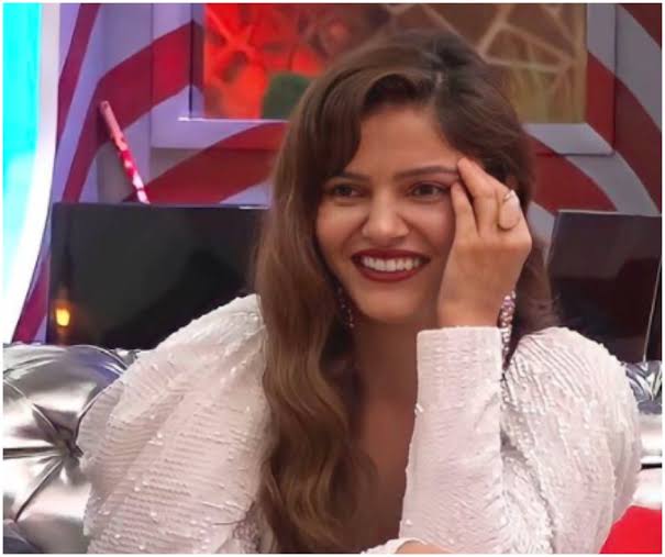 ApnaFc's tweet image. #RubinaForTheWin rubina will win the trophy!!! #RubinaDilaik #RubinaForTheWin