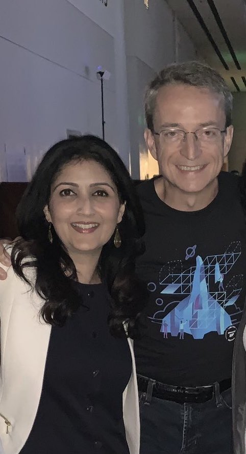 Respect &amp; admiration for <a href="/PGelsinger/">Pat Gelsinger</a> on growing #VMware to new heights way past its first act, through mergers &amp; spin-offs,all while maintaining unwavering focus on its people. Here’s a warm memory from #VMworld2019 after sharing the keynote stage! You’ll be missed! All the best!