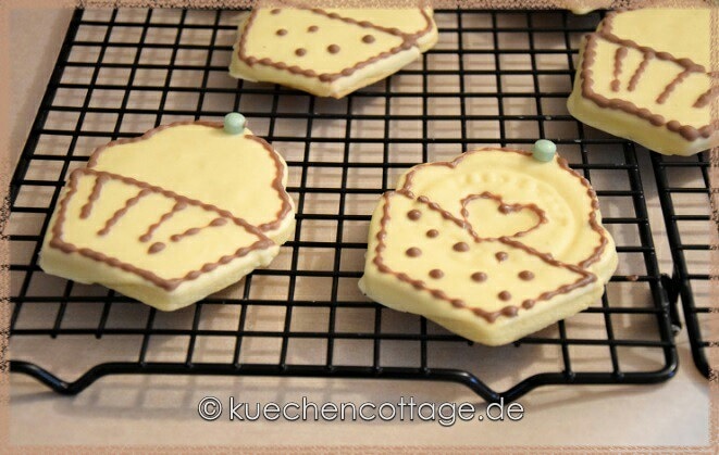Kuechencottage's tweet photo. Das Krümelmonster schlägt zu: Peppermint-Cookies

https://t.co/gOF0Ehf1bE 

#küchencottage #kuechencottage #kekse #cookie #cookies #peppermint #peppermintcookie #lovecookies #bake #backen #pfefferminzkekse #Rezepte #blog #foodblog #backzeit #backenmitliebe #kaffeeundkekse #Foodie https://t.co/S53moHQq0I