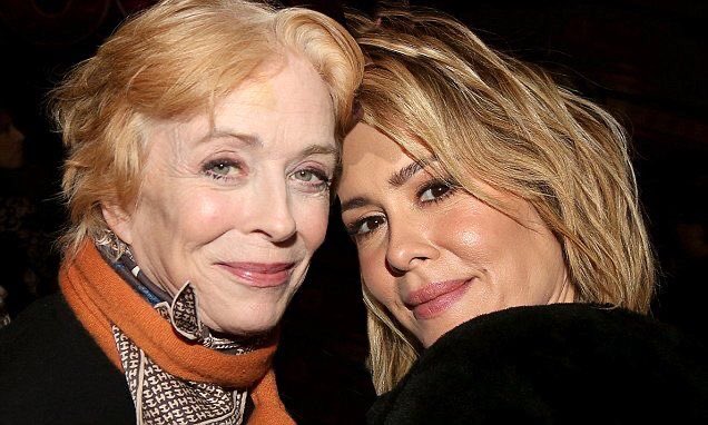 Sarah Paulson and Holland Taylor being the cutest,the most beautiful and the most stylish couple a thread ;