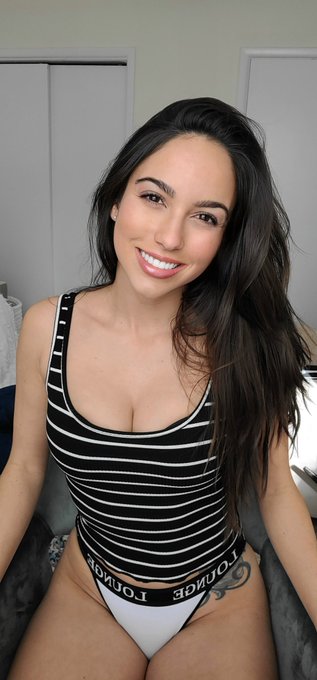 Disregard my giant forehead https://t.co/3PoGIjApk9