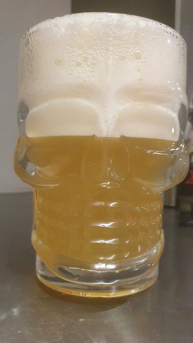 DrKards's tweet photo. Thanks @RustyBucketPub been wanting to try a @DonzokoBeer Big Foam for ages! #bromley #supportpubs #supportbreweries https://t.co/fzSWVHrJFR