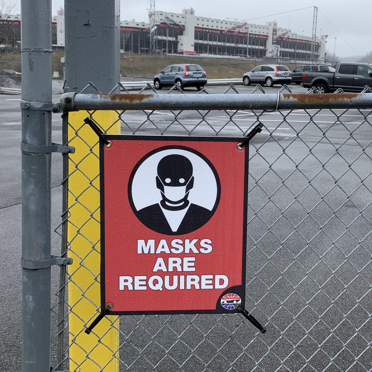 Definitely the creepiest mask sign I've seen to date (it's at the Bristol Motor Speedway) https://t.co/oLGl3aJdFP