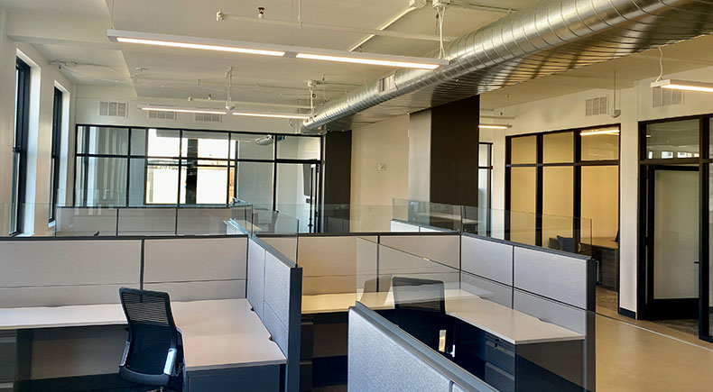 DEMARIABUILD's tweet photo. DeMaria recently completed the UHY office build-out for their new space in Detroit. The 7,200 square foot build-out provides amenities such an open plan office, reception area, conference rooms and kitchen area.
Project Story
https://t.co/PvahD4bLbs
#DeMariaBuild https://t.co/C1KlU6ce6D